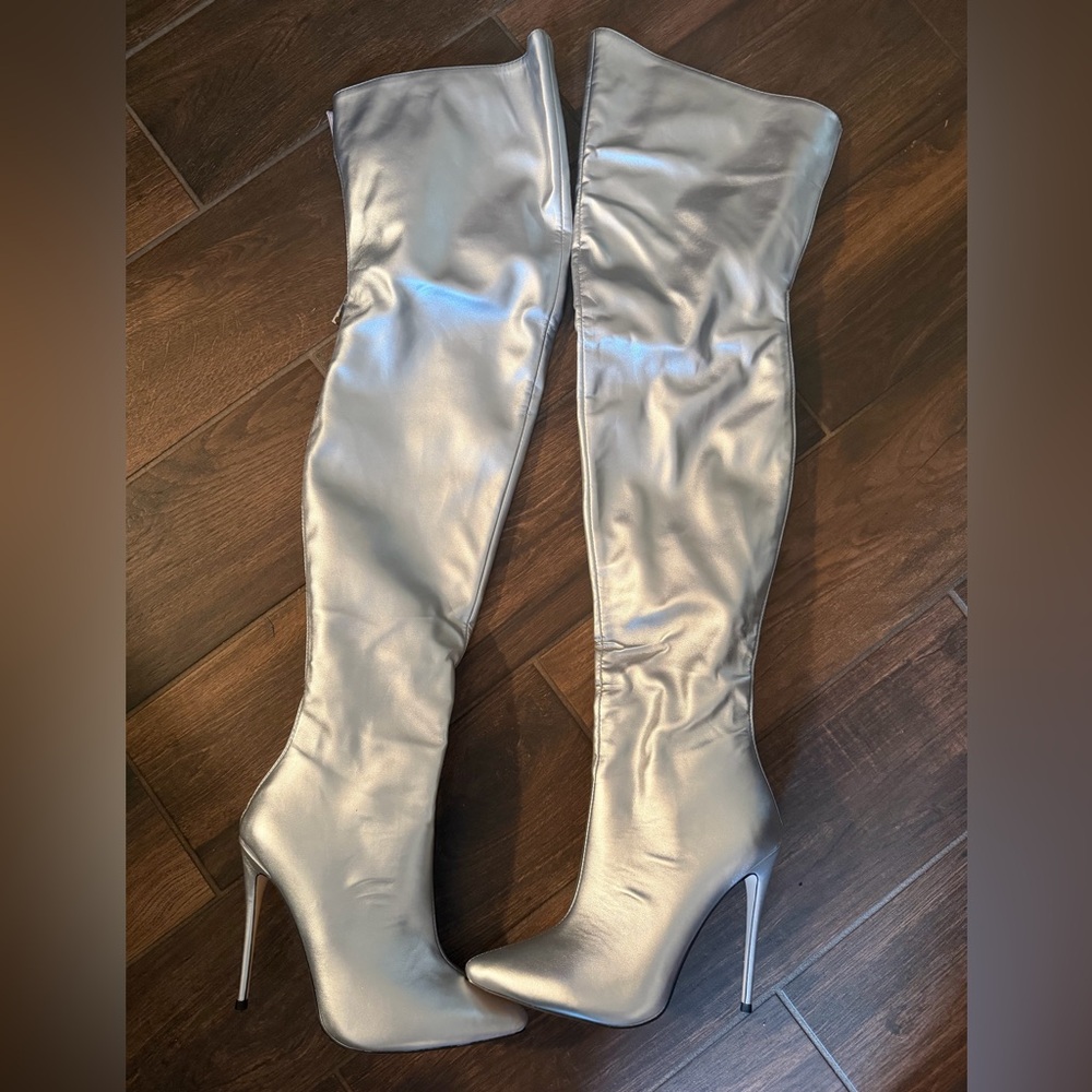 NEVER WORN Elegant Silver Over-the-Knee Boots - Picture 1 of 5